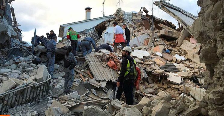 ITALIA: Sube a 281 número fallecidos por terremoto