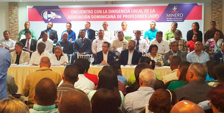 Minerd continúa visitando escuelas como nueva estrategia institucional