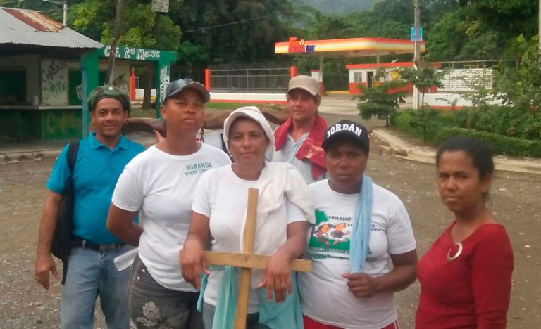 Gobierno se compromete a resolver a las mujeres Peregrinas