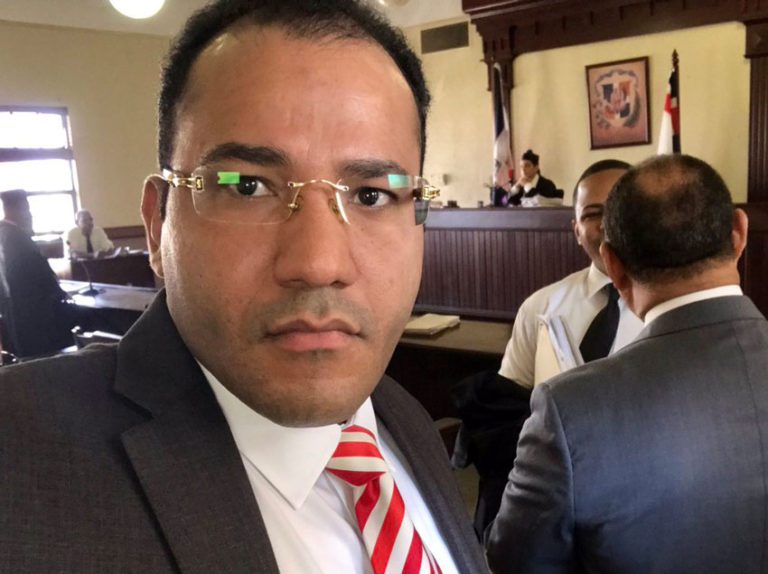 Salvador Holguín desmiente que no haya asistido a audiencia donde fue citado por presidenta de la Cámara de Diputados 4 Salvador Holguín desmiente que no haya asistido a audiencia donde fue citado por presidenta de la Cámara de Diputados