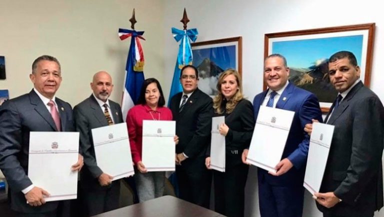 Embajada dominicana en Guatemala reconoce a diputados ante el PARLACEN