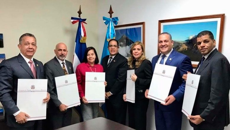 Embajada dominicana en Guatemala reconoce a diputados ante el PARLACEN 1 Diputados PARLACEN Elic FE