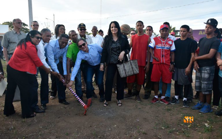Dan primer picazo cancha barrio la Sabana