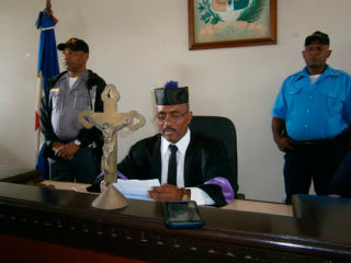 Juez condena ADP a 50 mil pesos por cada día de clase suspendida