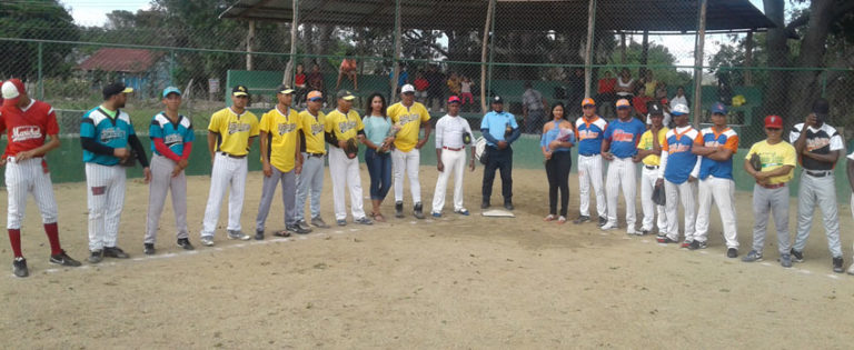 Dedican torneo de softbol a Coopsano 5 Dedican torneo de softbol a Coopsano