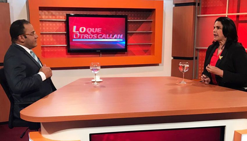 Minou Tavárez dice gobierno de Danilo es de ladrones sin límites y corruptos 1 Salvador Holguin Minou Tavarez Mirabal FE