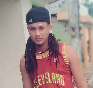 Muere motorista en deslizamiento