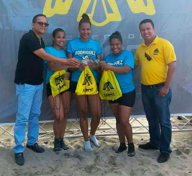 Santiago Rodríguez conquista torneo fronterizo de voleibol playero