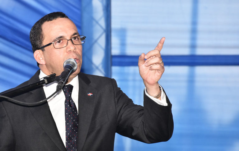 Navarro instruye a nuevos directores regionales trabajar con transparencia