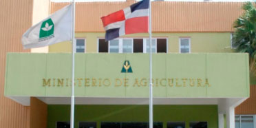 Ganaderos dominicanos harán protesta este jueves; piden paren las importaciones leche