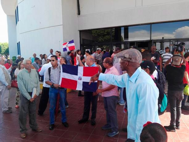 Dominicanos desportar haitianos FE