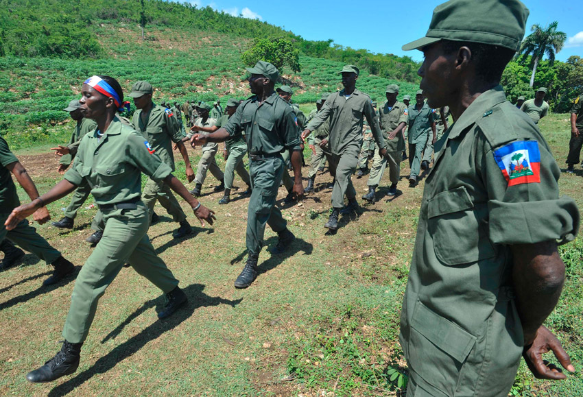 Ejercito haitiano marchan FE