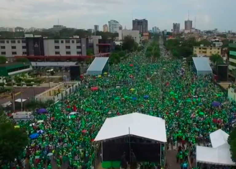 Miles manifestantes exigen sometan a Danilo e indaguen a Leonel e Hipólito