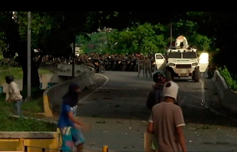 VENEZUELA: Oposición desafía a Nicolás Maduro y éste les exhorta a “rendirse”