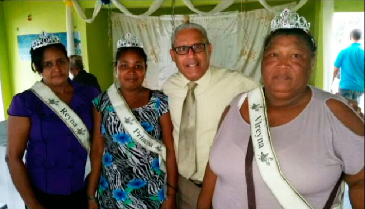 Comparte con comunitarios y entrega medicamentos