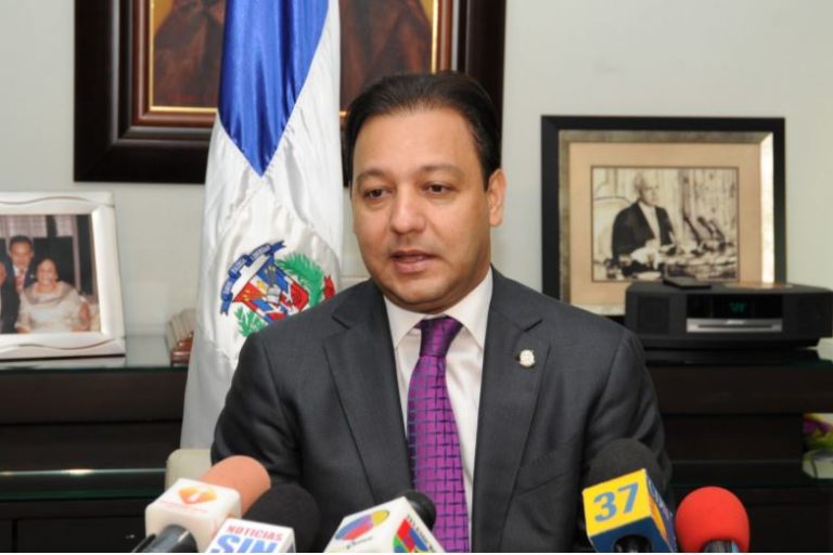 Abel desmiente declaraciones de Lucía sobre fondos dejado en CD