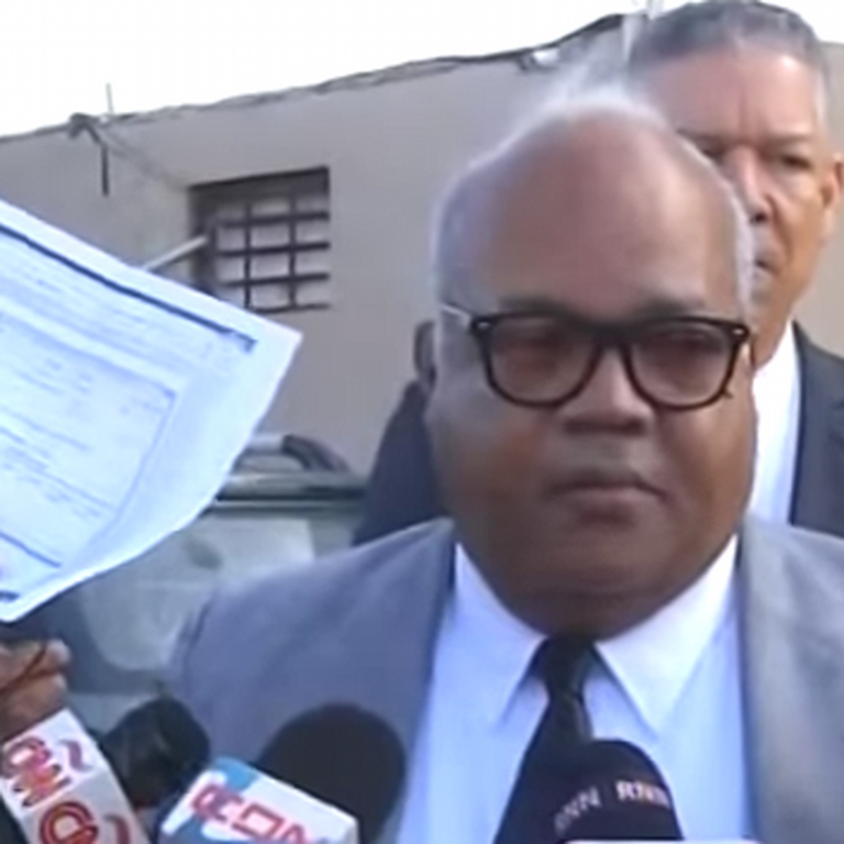 Arzobispado de Santo Domingo contrató abogado para defensa del sacerdote Elvin Taveras