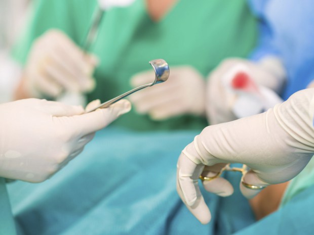 ADARS: 90% de embarazadas da a luz por cesárea