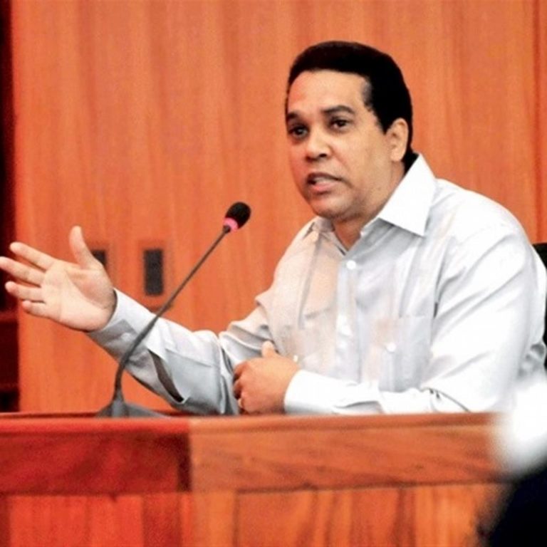 Doctor Edgar Contreras aclara que no operó a la joven Mariela Martínez 2 Doctor Edgar Contreras aclara que no operó a la joven Mariela Martínez