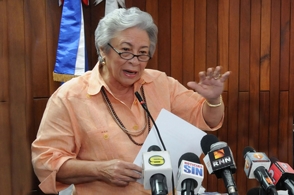 Ministra afirma sistema de salud tiene muchos médicos