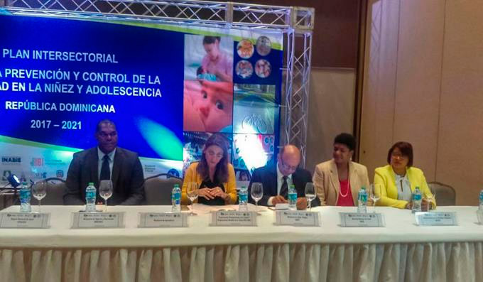 70 % de adultos y 7 % niños sufren obesidad 3 70 % de adultos y 7 % niños sufren obesidad