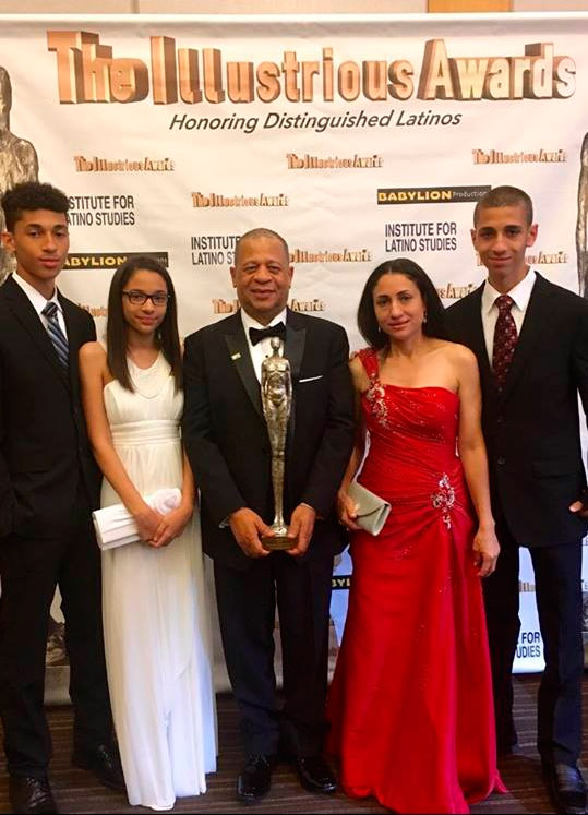 Luis Amilkar Gomez familia premiacion