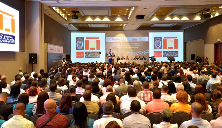 Ministerio de Educación inicia capacitación de maestros en cómputos