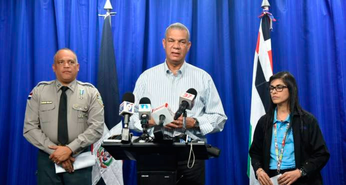 La rueda de prensa de la Policía y de la Fiscalía de la provincia de Santo Domingo en la que dio detalles sobre el asesinato del abogado y profesor de la UASD, Yuniol Ramírez. (Diario Libre/Martin Castro)