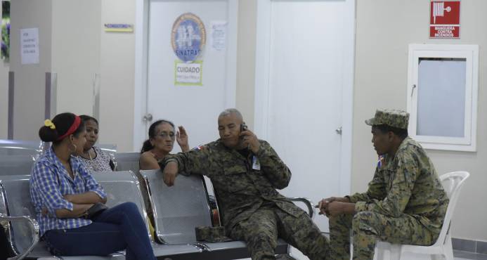 Cierran y militarizan oficinas del sindicato de enfermeras del hospital Cabral y Báez