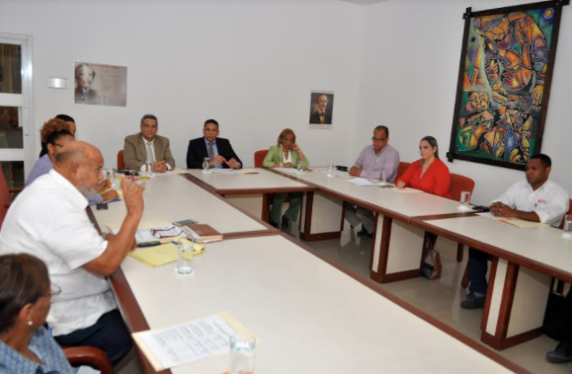 Comité de Salarios recuerda que el alza de sueldo de un 20% debe aplicarse hoy