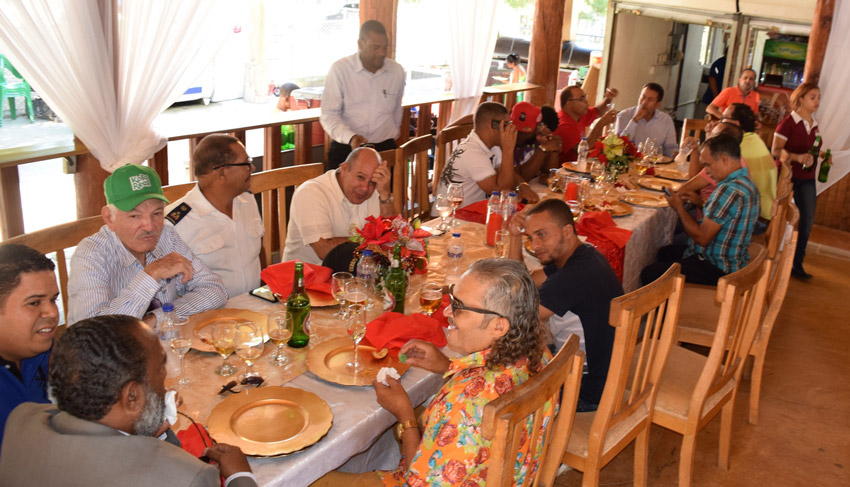 ISM cena navidena 2017 cominucadores 1