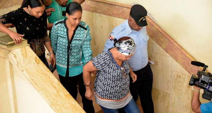 Varían medida de coerción a mujer acusada desfalco millonario en hospital Cabral y Báez