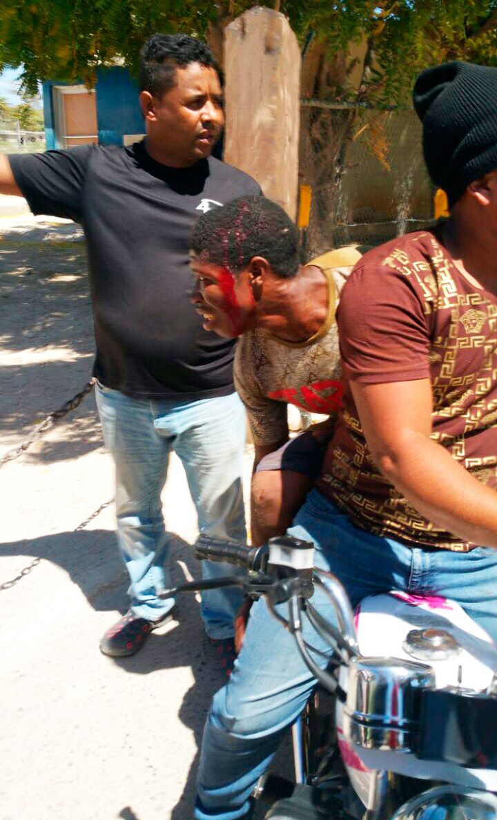 A tiros y pedradas obligan salida de haitianos (+vídeo)