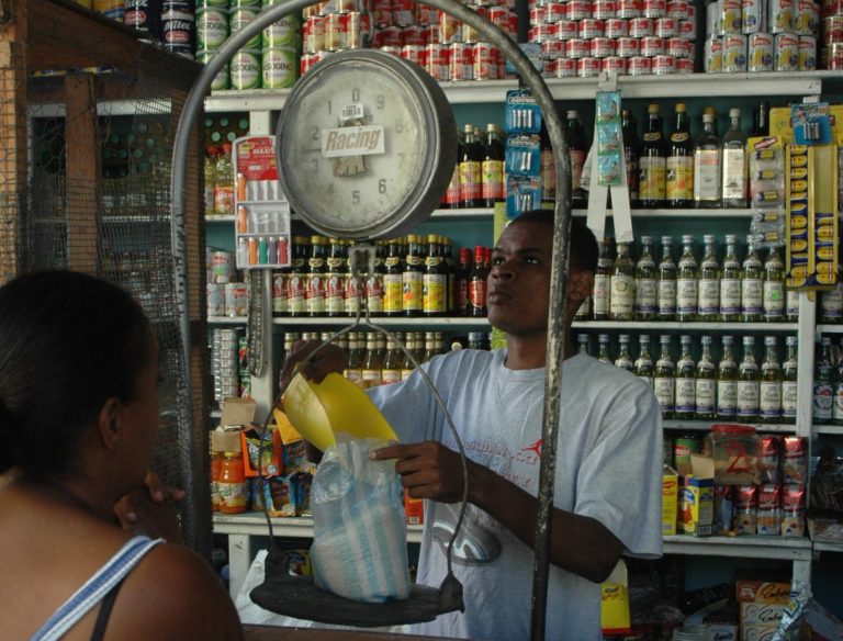 Conocidos artículos del hogar salieron de la canasta familiar
