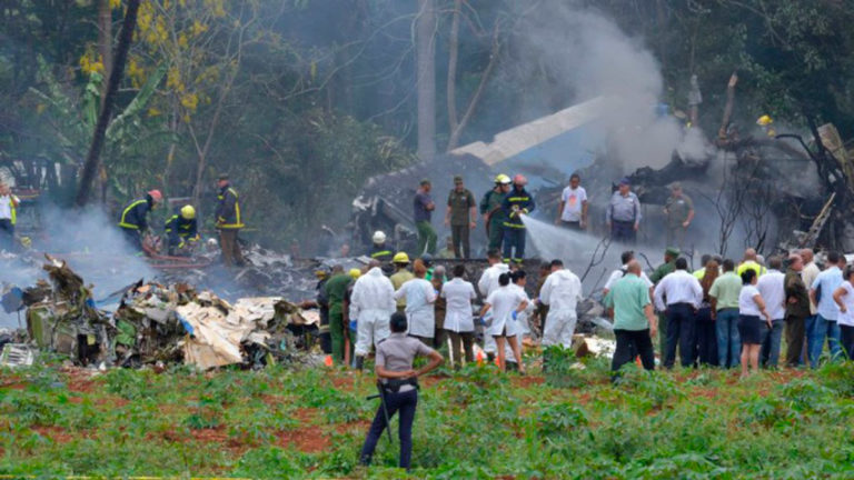 CUBA: Se cree que cien personas murieron en accidente de avión