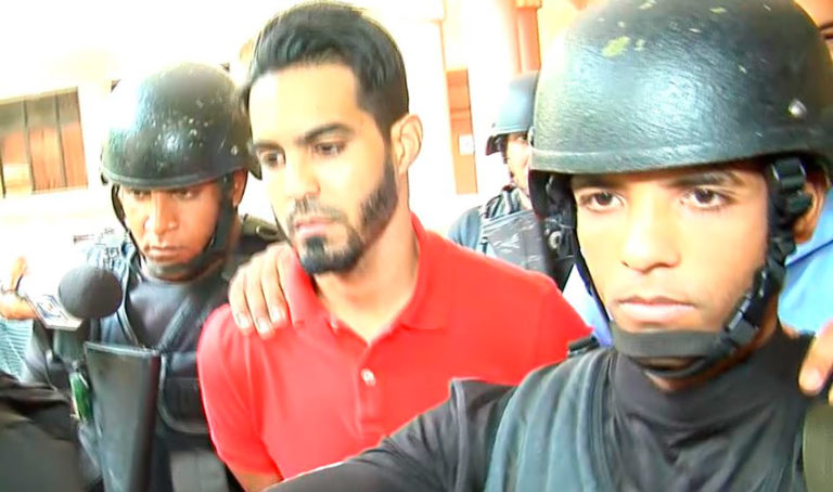 Dos meses de medida cautelar por matar a su padre