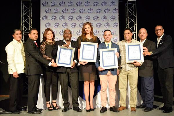 Arcadio Vargas gana ensayo periodistico