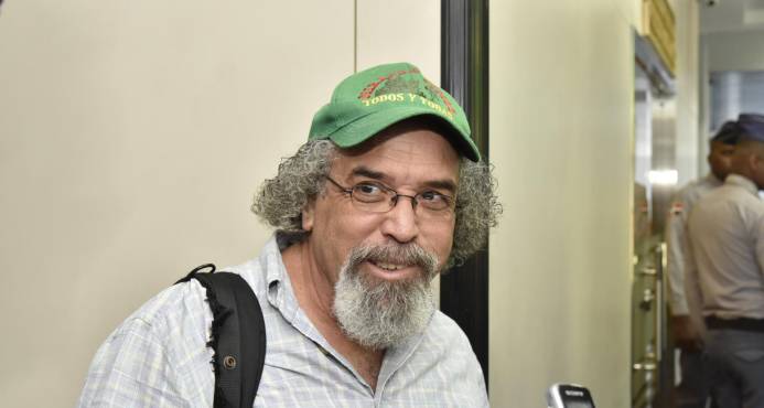 Salesianos expulsan al padre Rogelio Cruz de su congregación