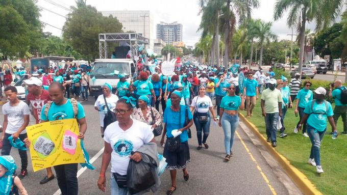 Masiva marcha por despenalización del aborto atrae a funcionarios, políticos y legisladores