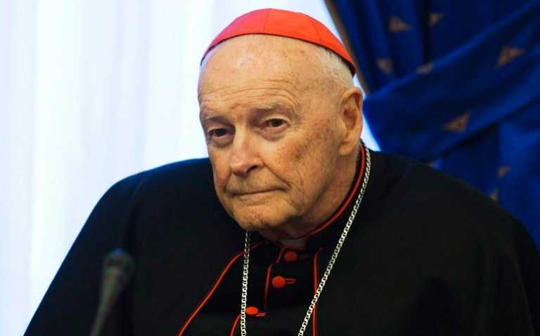 Papa acepta “renuncia” de cardenal McCarrick por un escándalo sexual