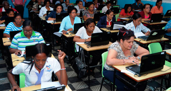De los profesores en aula, solo 3% sacó buenas notas en la evaluación por desempeño