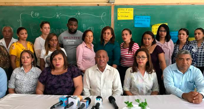 ADP amenaza ano escolar FE
