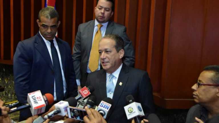 Cree Leonel Fernández y Danilo Medina deben ponerse de acuerdo y presentarlo a él como candidato del PLD para el 2020 4 Cree Leonel Fernández y Danilo Medina deben ponerse de acuerdo y presentarlo a él como candidato del PLD para el 2020