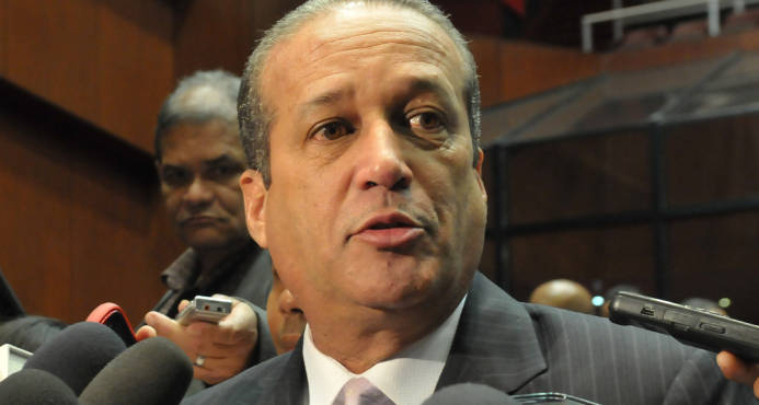 Reinaldo niega suspensión de la reunión del Comité Político fuera por Leonel