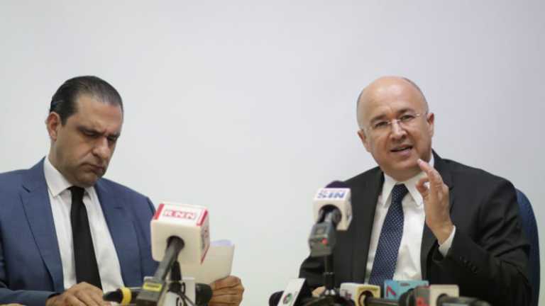 Precandidato presidencial: A los delincuentes hay que romperle la cabeza