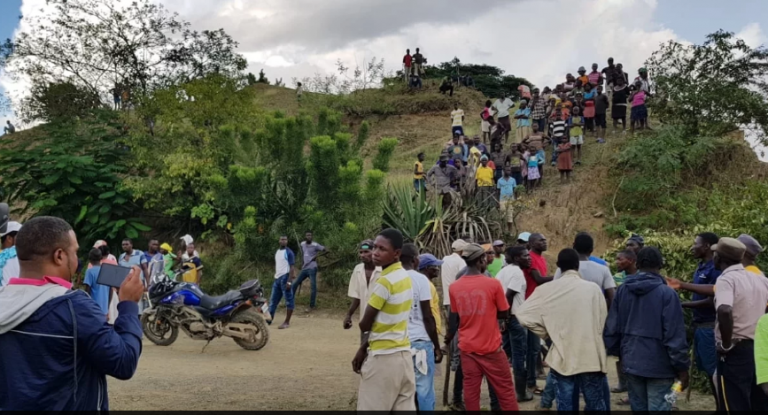 Haitianos asaltan médicos en frontera