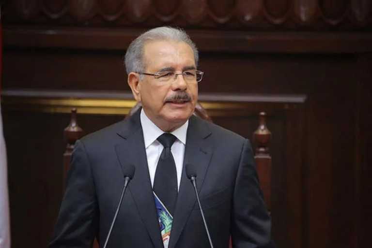 Danilo promulga ley divide Santiago