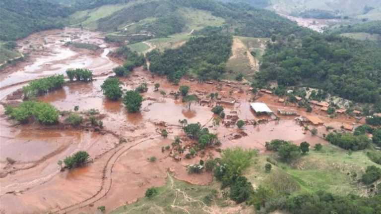 BRASIL: Un alud arrasa todo un pueblo; hay unas 200 personas desaparecidas