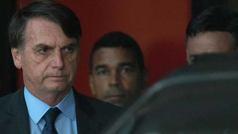 BRASIL: Bolsonaro despide a 300 funcionarios acusó de comunistas