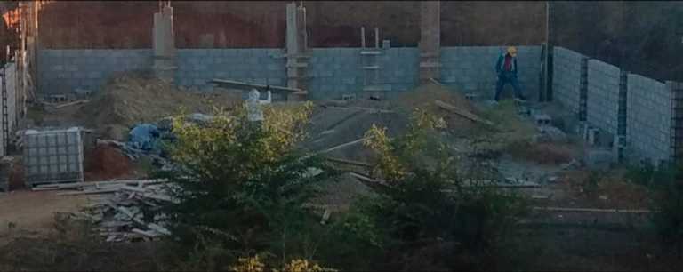 Moradores Urbanización Don Tilo en Santiago Rodríguez denuncian instalan taller de mecánica en área verde